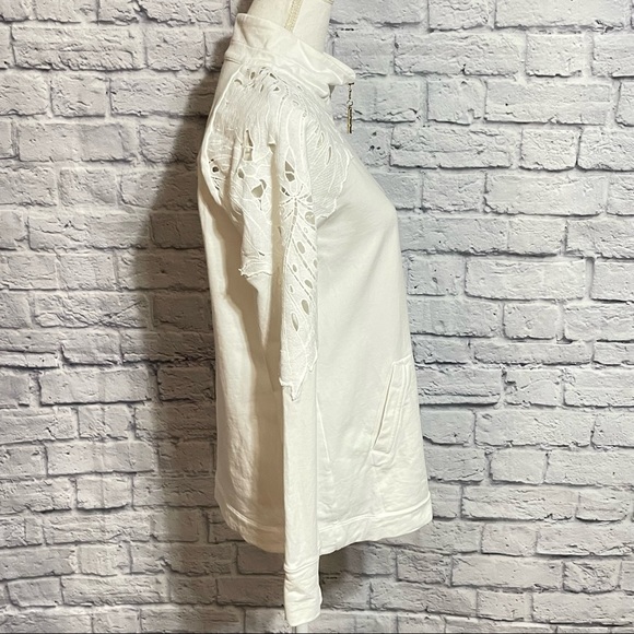 Lilly Pulitzer Skipper Popover Lace Shoulder - Picture 8 of 9